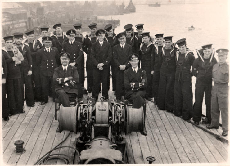 HMS Halcyon - members of the crew