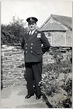 Chief Stoker Stone back at Goveton on leave during 1937