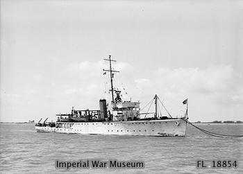 HMS Seagull 13/5/46  (IWM FL 18854). Halcyon Class Minesweeper
